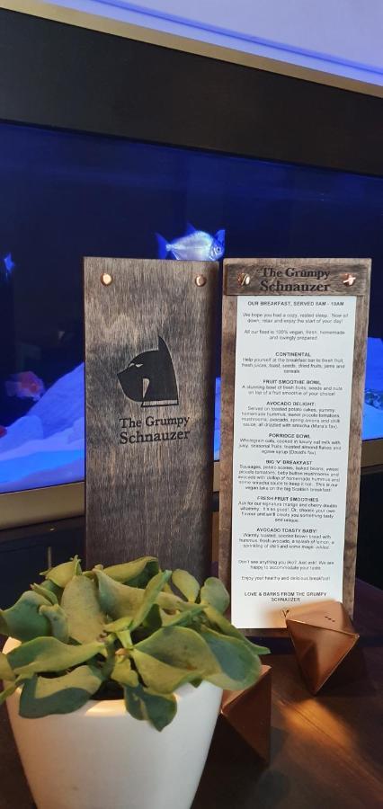 The Sleeping Dog Room At The Grumpy Schnauzer Bnb Huge Room, Luxe Suite, Private Hot Tub, Breakfast, Gym, Games Room, Farm Stay, Amazing Ердрі Екстер'єр фото