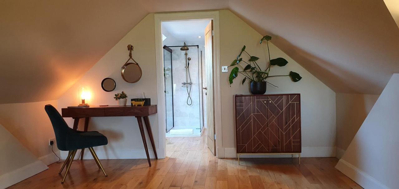 The Sleeping Dog Room At The Grumpy Schnauzer Bnb Huge Room, Luxe Suite, Private Hot Tub, Breakfast, Gym, Games Room, Farm Stay, Amazing Ердрі Екстер'єр фото