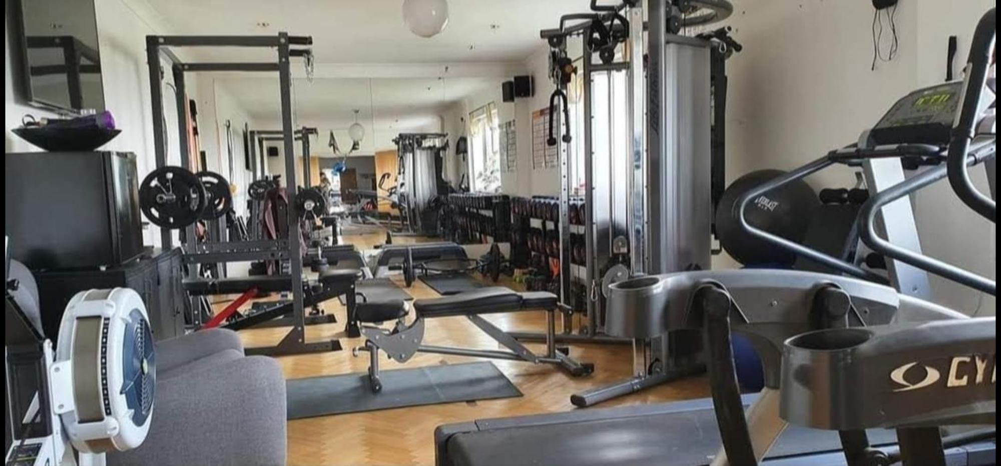 The Sleeping Dog Room At The Grumpy Schnauzer Bnb Huge Room, Luxe Suite, Private Hot Tub, Breakfast, Gym, Games Room, Farm Stay, Amazing Ердрі Екстер'єр фото